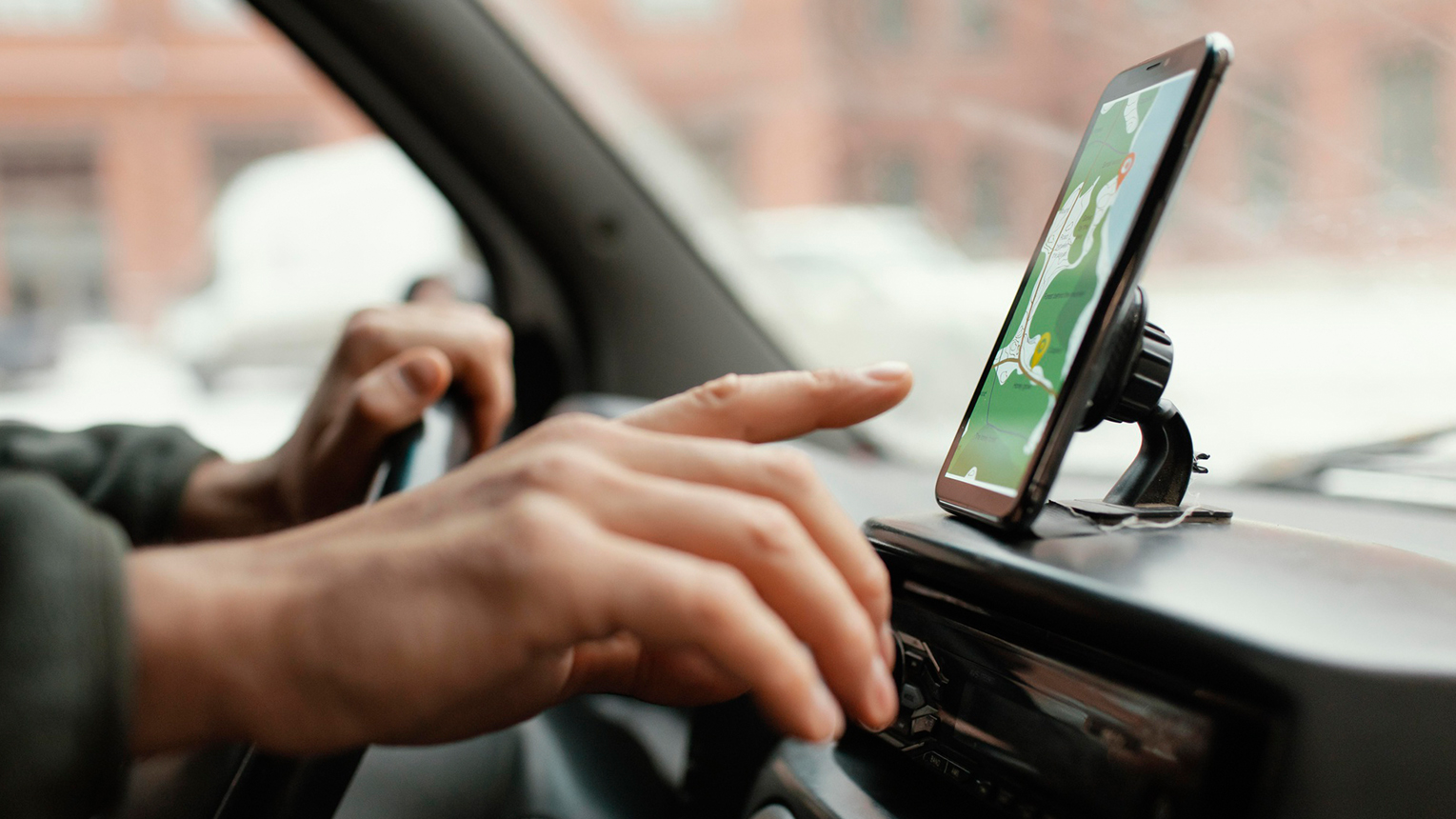 mobil-za-volantom-2.jpg (617 KB)